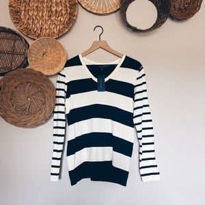 NWT Tommy Hilfiger Dark Blue Stripe V-Neck Sweater